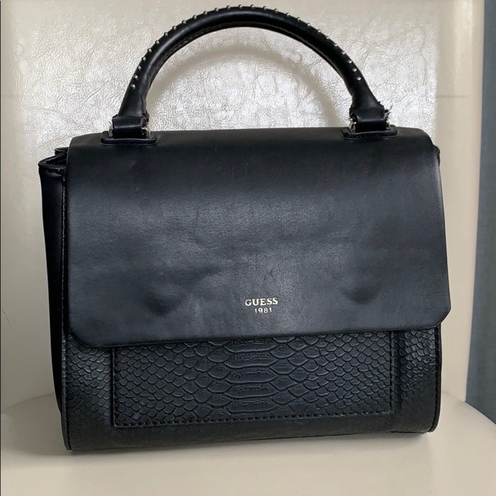 Guess Satchel bag 💼